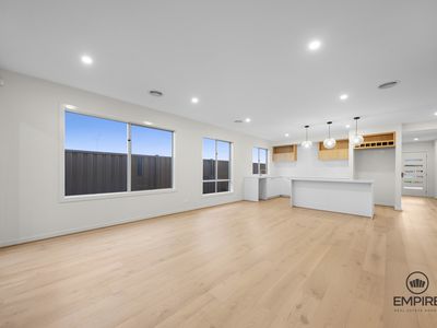 17 Glebe Approach, Clyde North