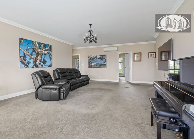 231 Golf Course Road, Heywood