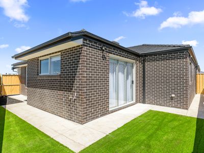 15 Pursuit Street, Mambourin