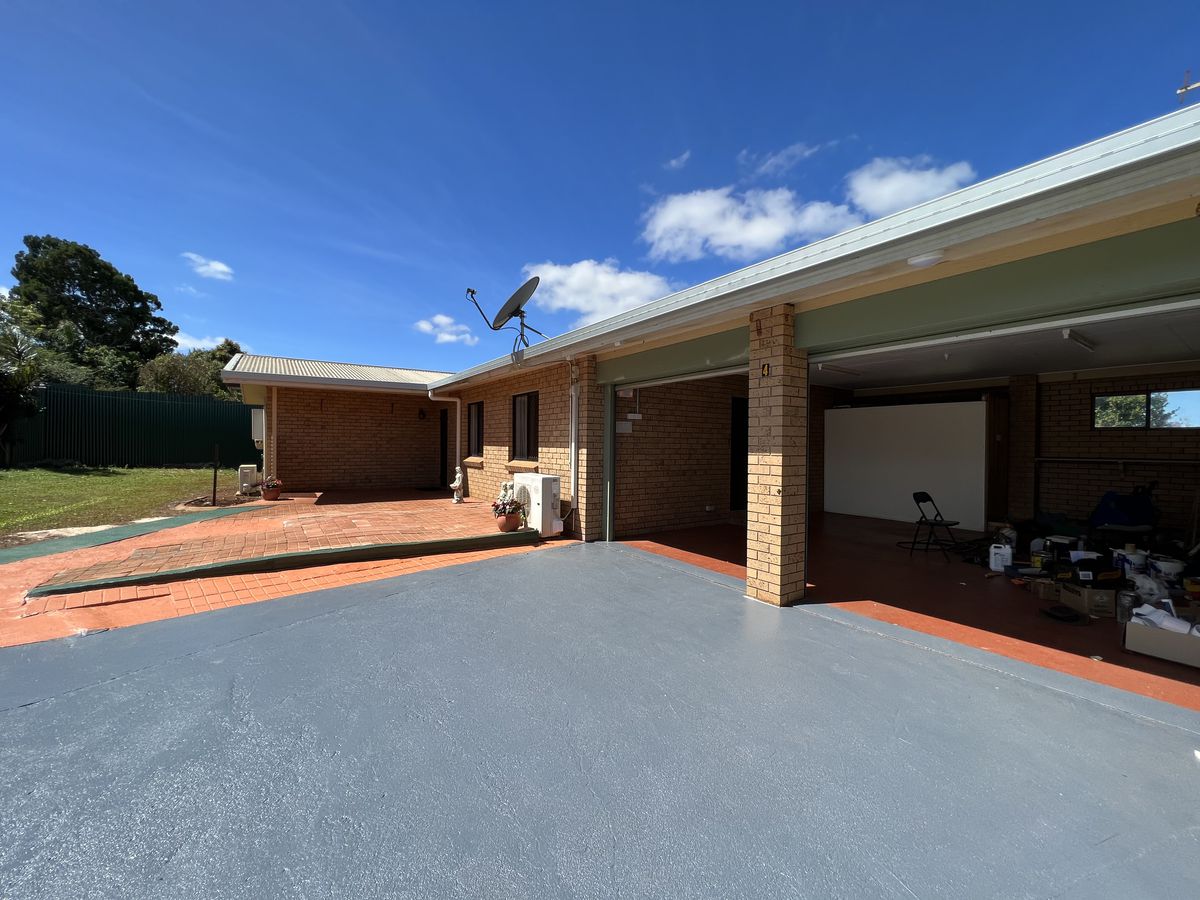 4 Larkin Close, Atherton