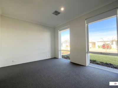 3 Brumlow Way, Lakelands