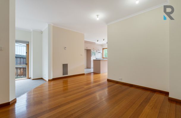 2 / 7 Hawick Court, Greenvale