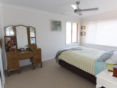 13 Lake Vista Crescent, Forster