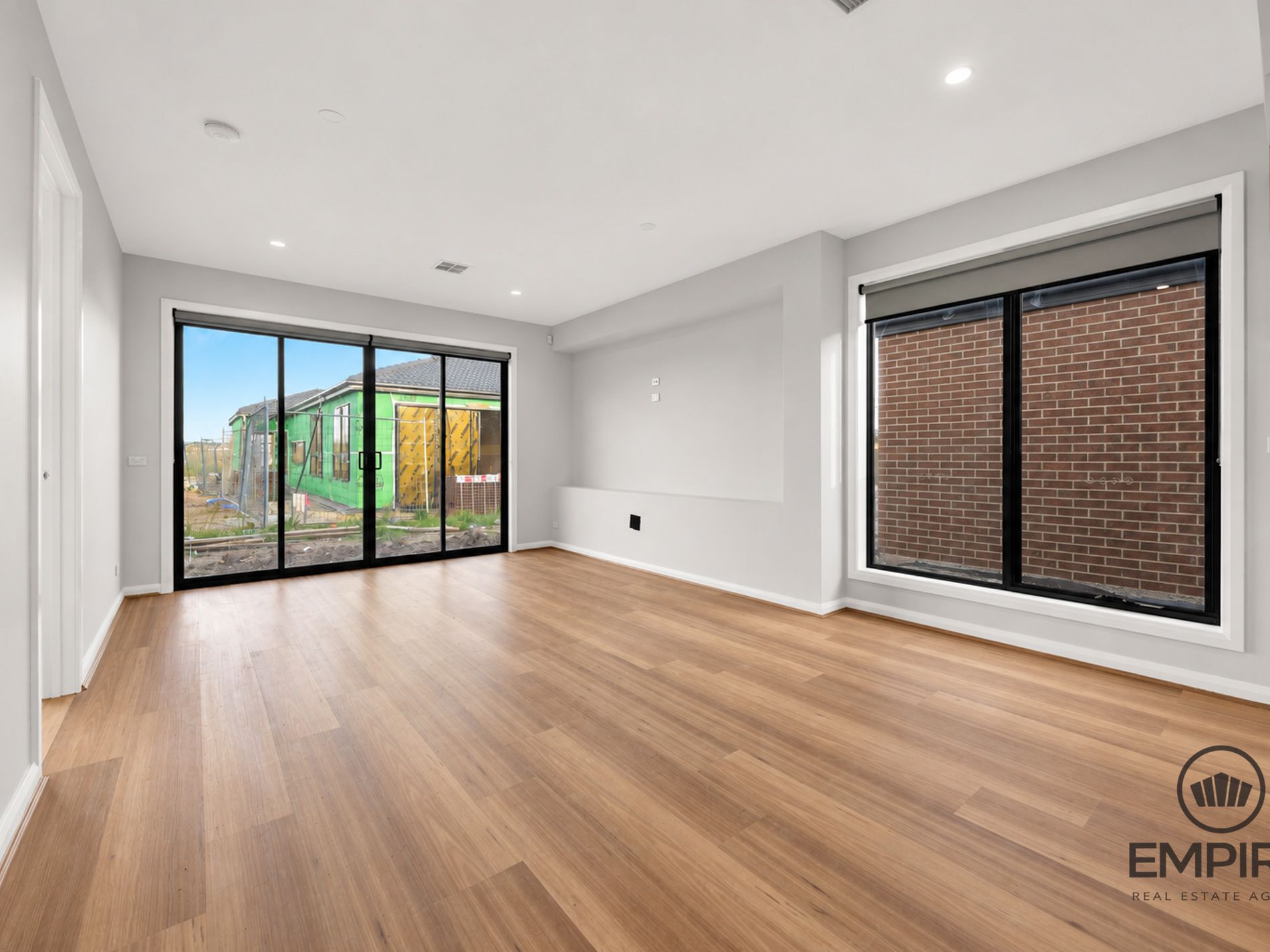21 Skylark Avenue, Officer