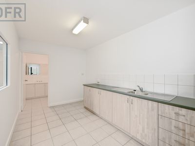 1 / 34 Barberry Way, Bibra Lake