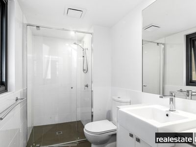 32 / 172 Railway Parade, West Leederville
