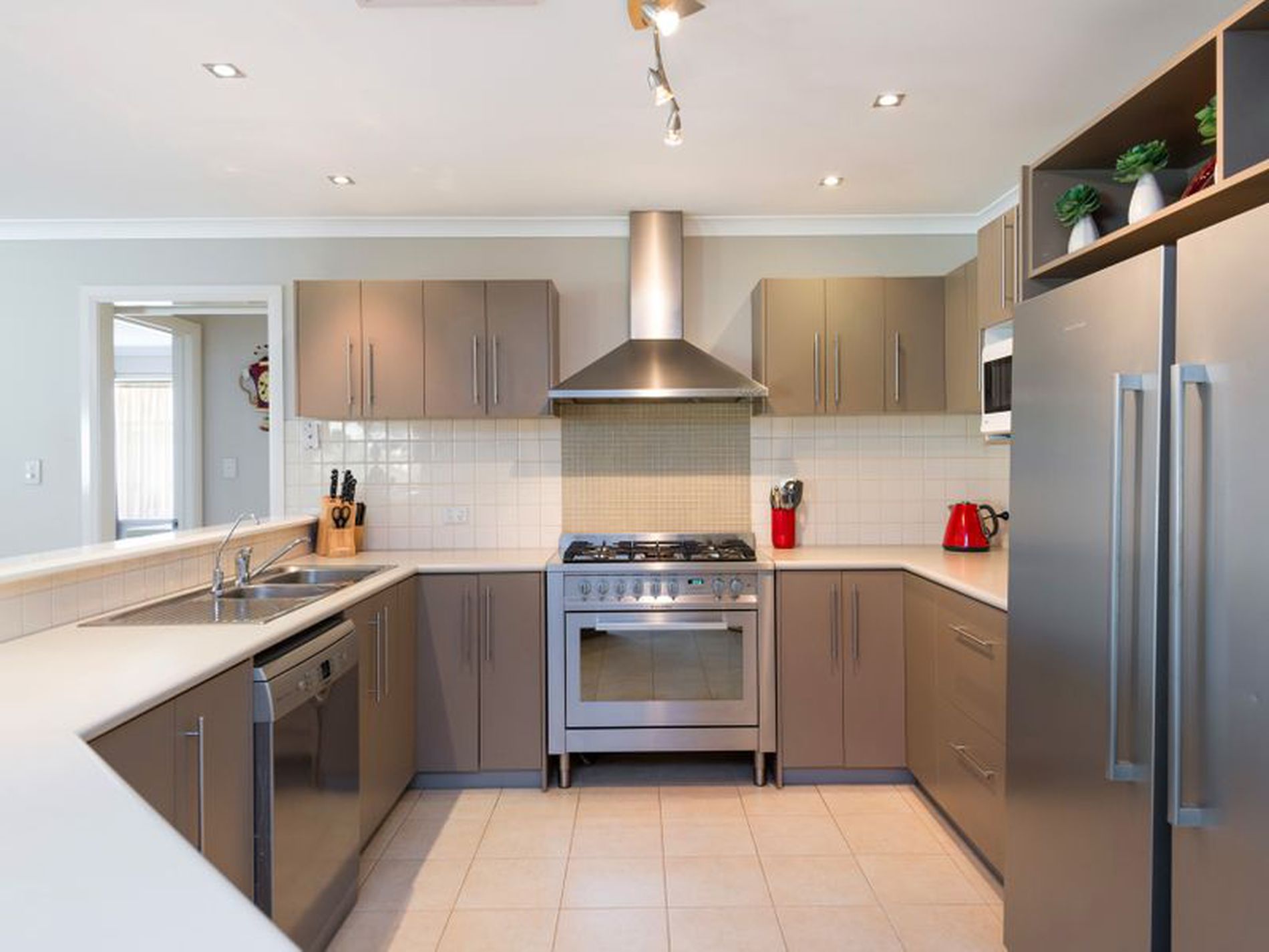 16 Vitali Crescent, Somerville