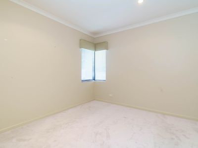 6 Waterview Parade, Ascot