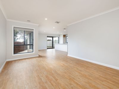 49 MURRAY WAY, West Wodonga