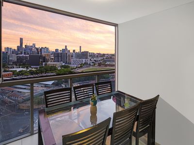 1121 / 16 Hamilton Place, Bowen Hills