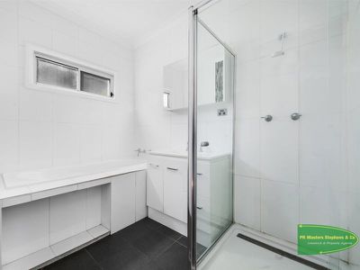 8 Moresby Way, West Bathurst