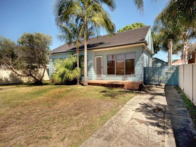 30 Waratah St, Windang