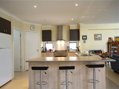 17 Bronze Drive, Kangaroo Flat