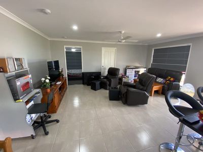 9 Oasis Drive, Kingaroy