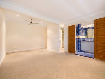 2 / 27 Murray Street, North Ward