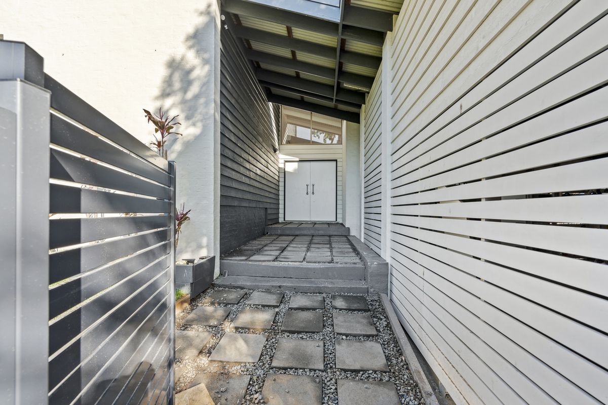 1 / 4 Fishermans Bend, Balmoral