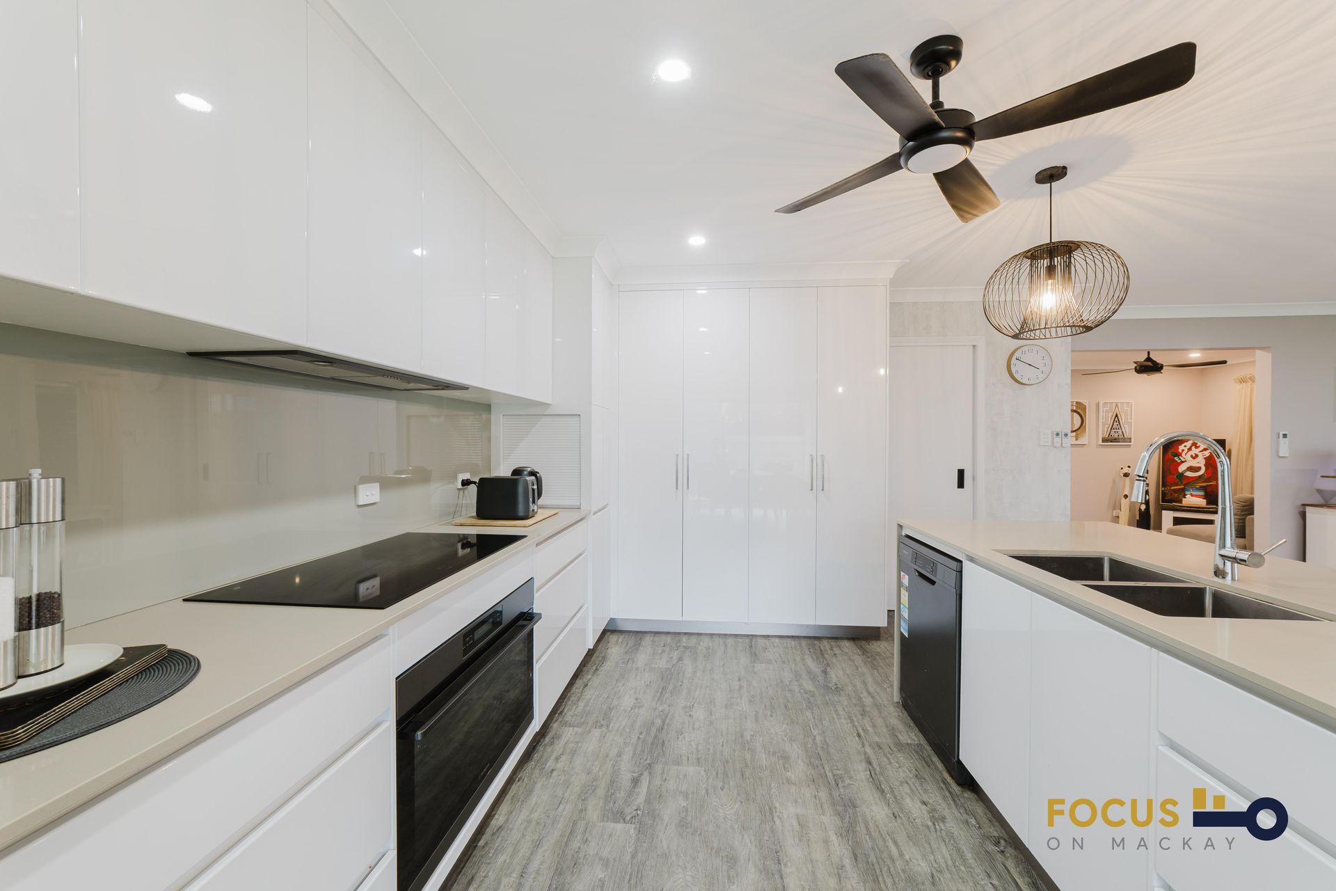 5 Kensington Court, Glenella