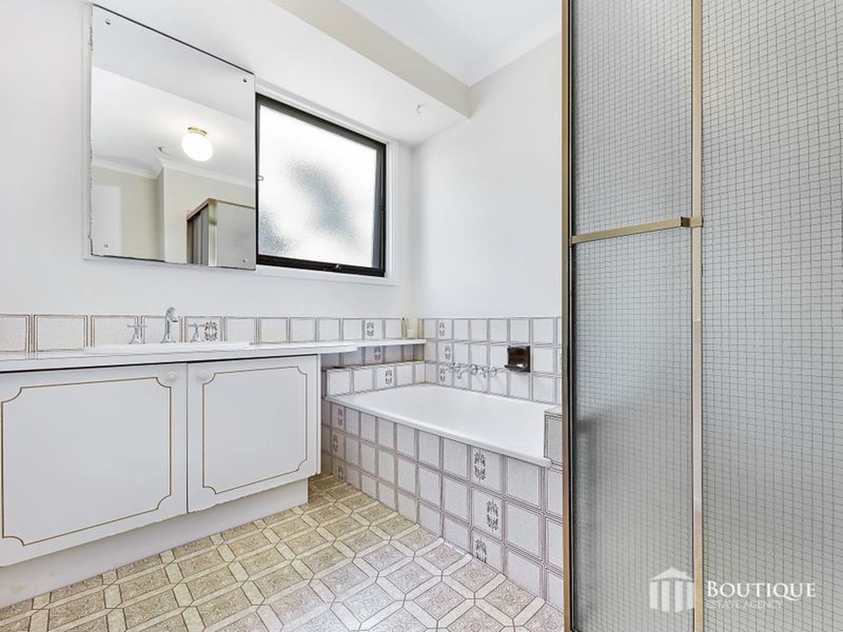 60 Burchall Grove, Dandenong North