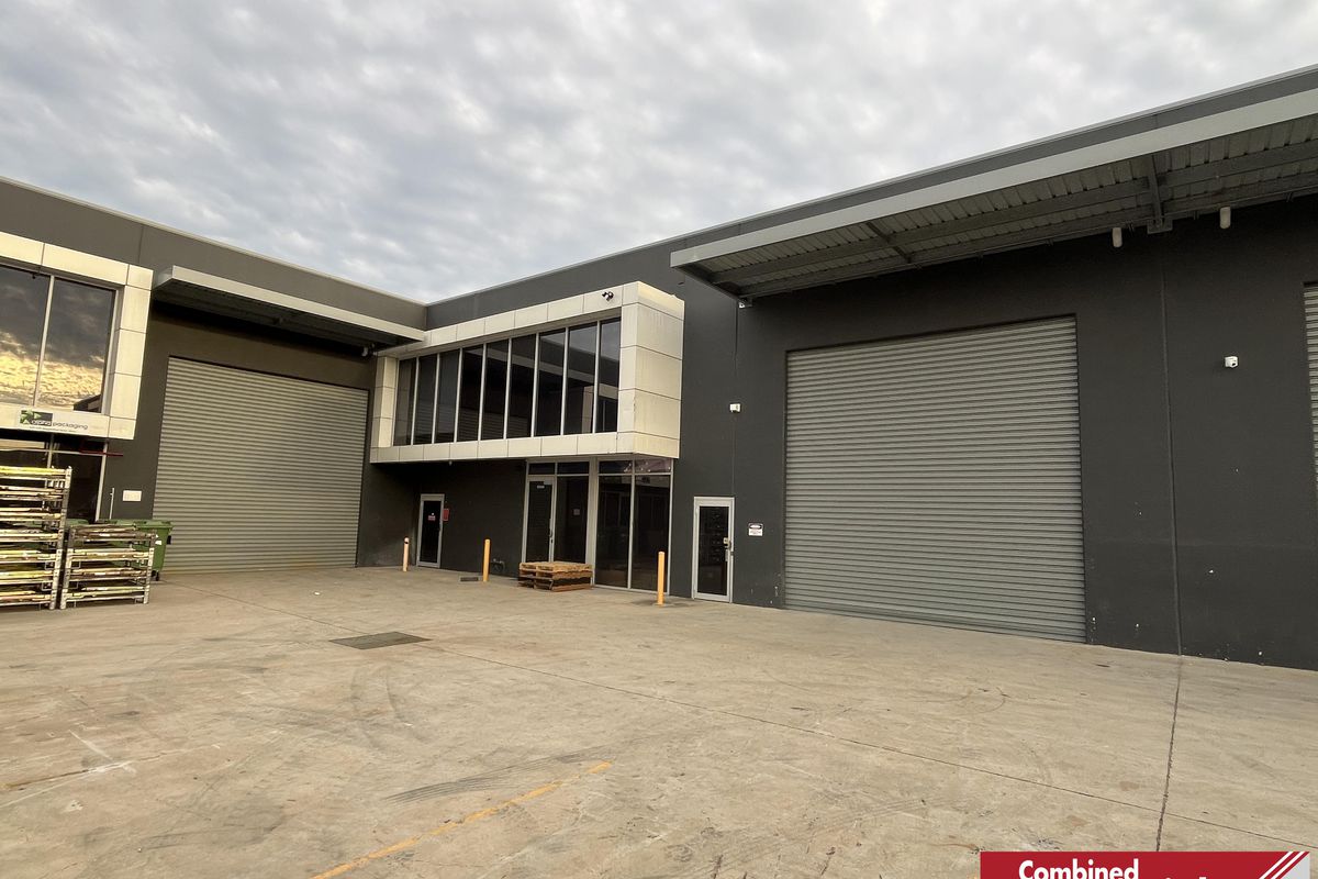 2 / 22 Saggart Field Road, Minto