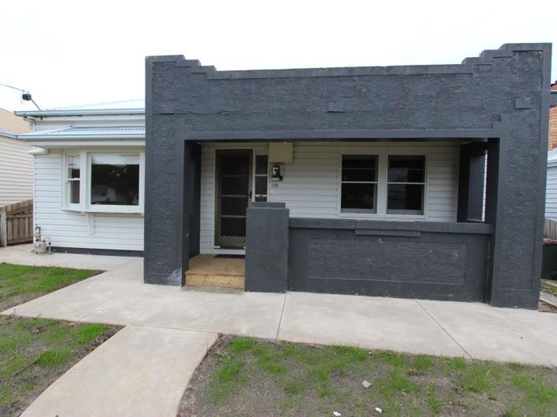 12 Clonard Avenue, Geelong West