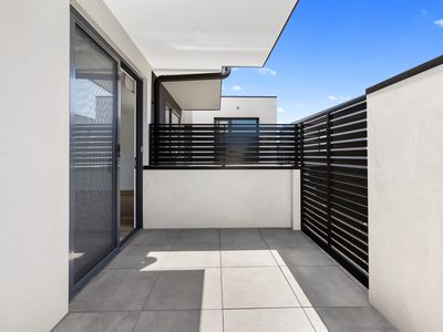 4 / 12 Irvine Crescent, Brunswick West