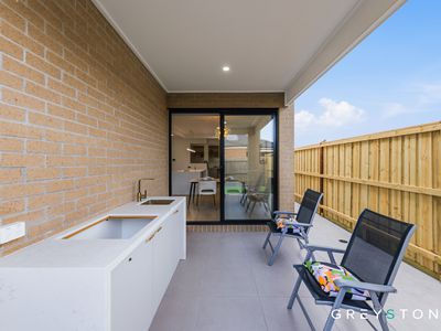 15 Latigo Street, Fraser Rise