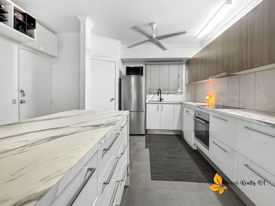 1 / 14 Mannikan Court, Bakewell