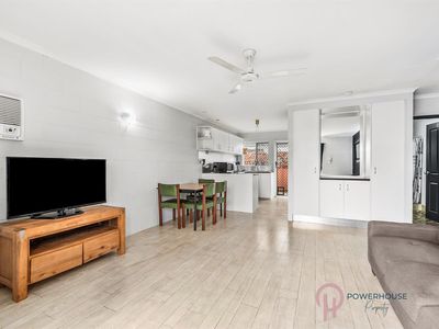 7 / 30 Girralong Street, Woree
