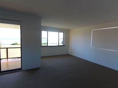 3 / 100 Head Street, Forster