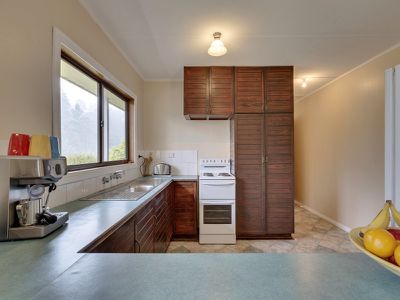 867 Woodbridge Hill Road, Gardners Bay