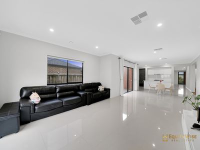 12 Perceval Place, Mambourin