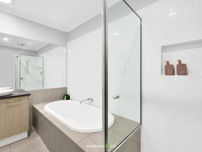 6 Redwood Court, Junction Village