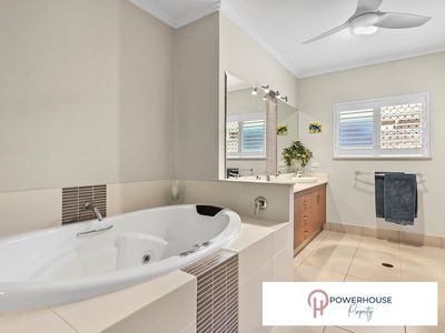 11 Gates Close, Edmonton