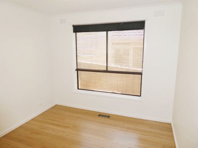 81 New Road, Oak Park