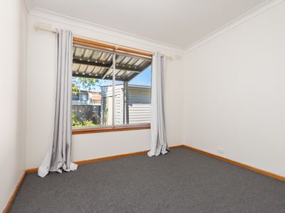 13 MULQUEENEY STREET, Wodonga