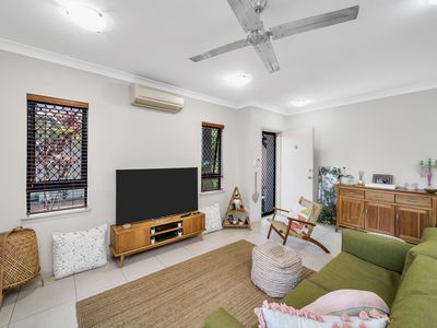 2 / 1 Robson Street, Mooroobool
