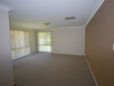 27  Namoi Crescent, Dubbo