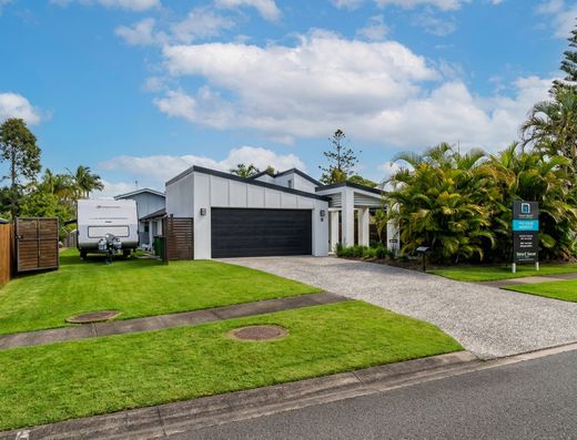 New Price - Outstanding Old Tewantin Opportunity image 3