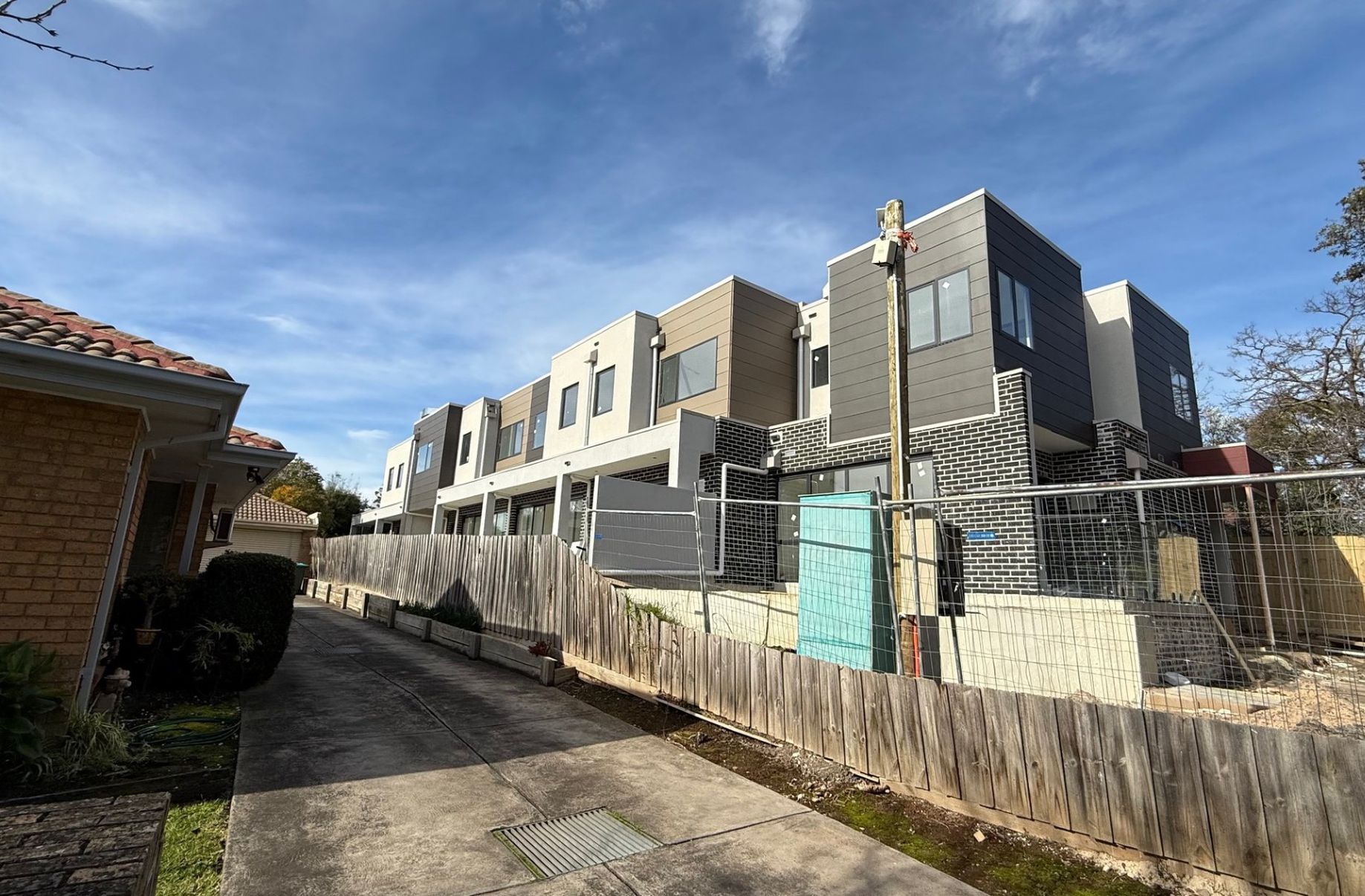 1 / 12 Burwood Avenue, Ringwood
