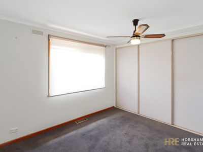 20 Felstead Avenue, Horsham