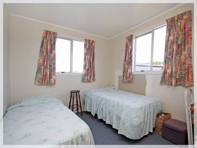 8 Hennsessy Street East, Foxton Beach