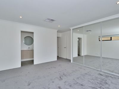 34 Harford Avenue, Viveash