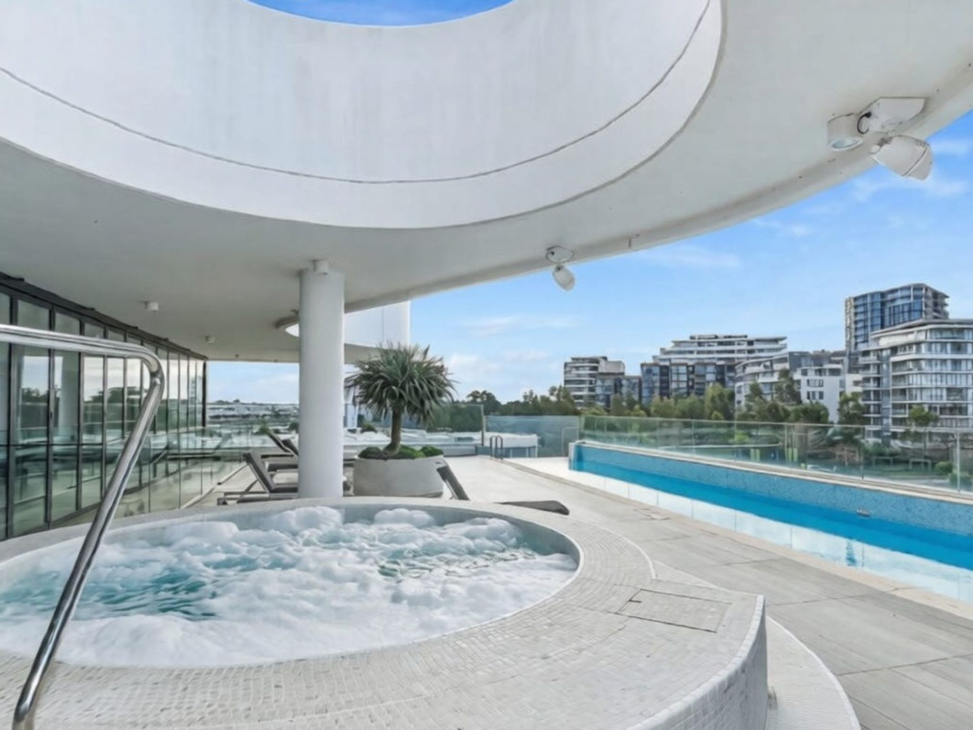 1012 / 11 Solent Circuit, Norwest