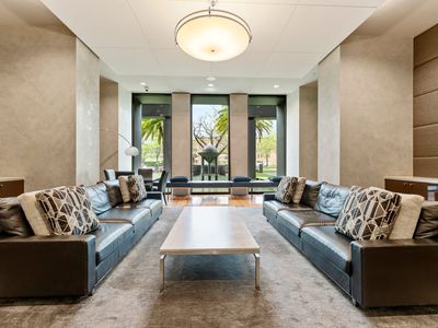 1005 / 480 St Kilda Road, Melbourne