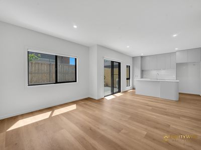 10 Swansea Road, Manor Lakes