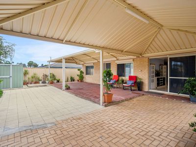 56 Cheltenham Loop, Bertram