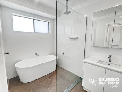 36 Sea Crescent, Dubbo