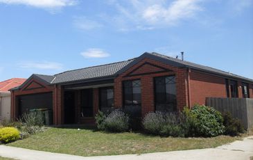 5 Storey Drive, Pakenham