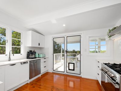 913 Samford Road, Keperra