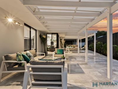 15 Mcgillivray Gardens, Winthrop